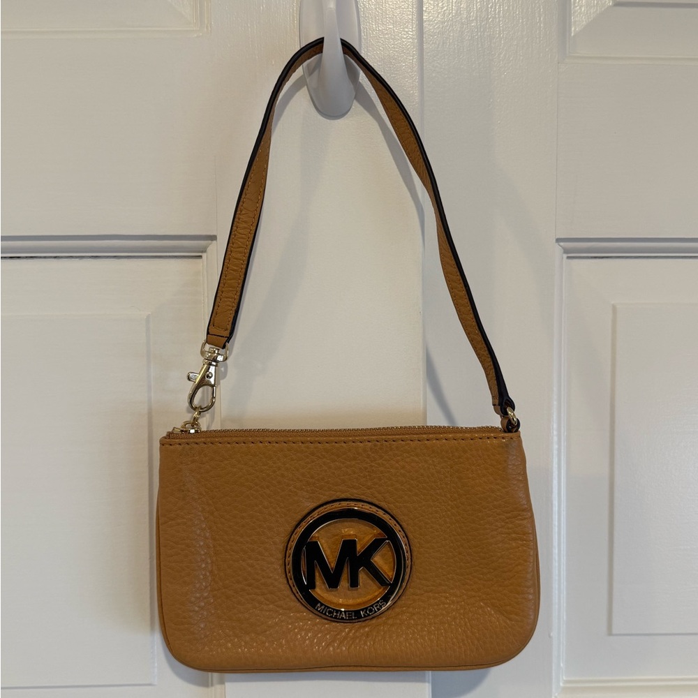 Michael Kors Canel wristlet
